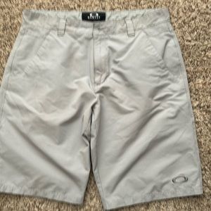 Oakley men’s golf shorts